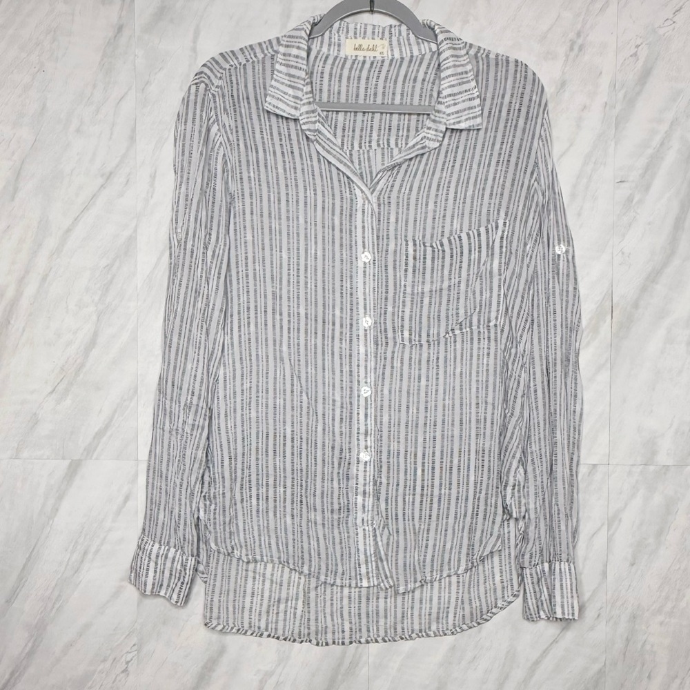 Bella Dahl Gray Button Down Shirt with Classic Style